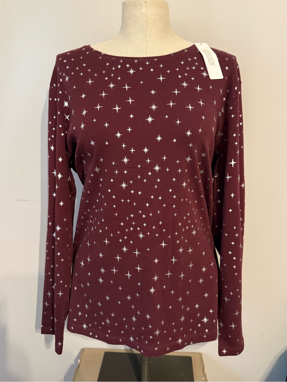 Chico’s Women's Burgundy Star-Print Long Sleeve Top